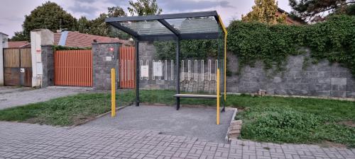 Zastávka instalována (8.8.2022)